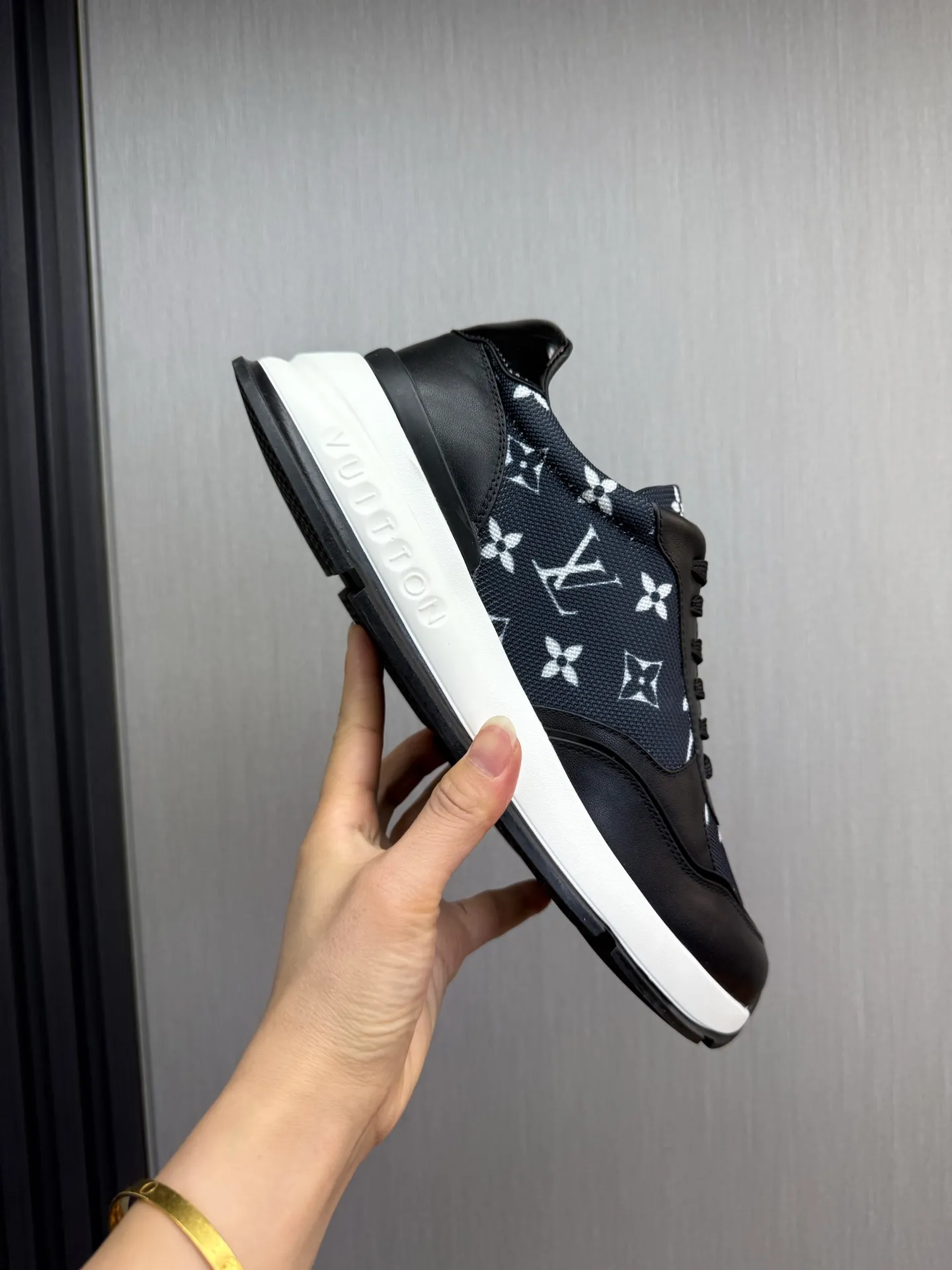 Men's shoes 💰800💰 LOUIS VUITTON [Luden Yiwei] Brand new trendy Lv is on the market 🎁, casual and fashionable men's shoes 👟Original 1:1 shipment✅ The upper is made of imported brand leather + cowhide lining, the original wear-resistant rubber outsole, the version is simple and elegant, exclusive for trendy men. 38-44 (customized at 38.45)